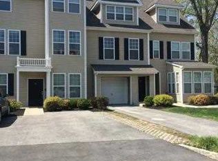 20 Erin Ct, Poughkeepsie, NY 12601