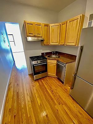 5th image of 1498 3rd Ave APT 6