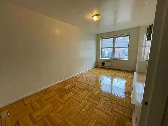 2nd image of 243 E 81st St #6A