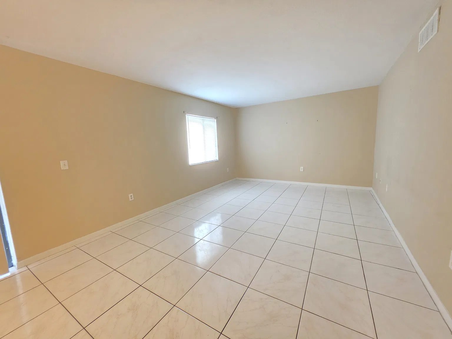 2 bed, 1.5 bath, 955 sqft, $1,250 — Photo 3