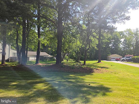 5th image of 305 Bowleys Quarters Rd