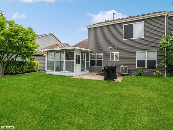 2nd image of 1112 Keswick Dr #9