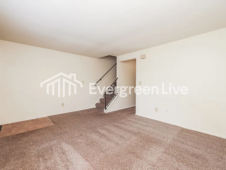 8021 Mount Hood Dr — Photo 5