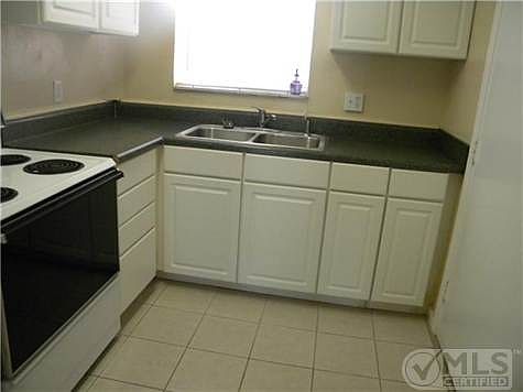 3rd image of 1410 S Federal Hwy APT 107