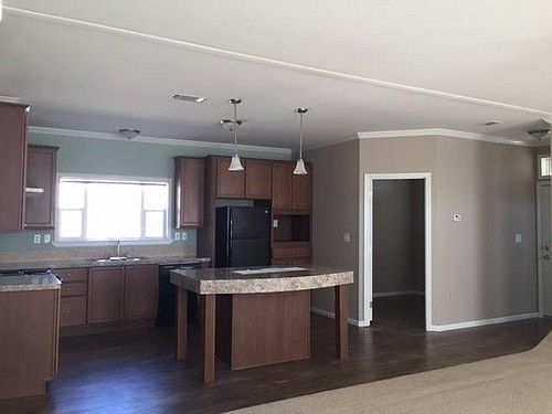 3rd image of 15123 Savanah Ave