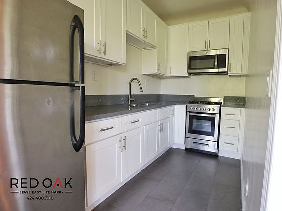 4th image of 706 N St Andrews Pl APT 302