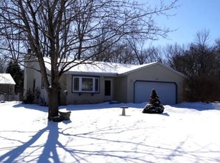 1327 Lexington Ct, Oneida, WI 54155