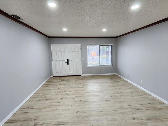 3rd image of 9628 Bradhugh Ct