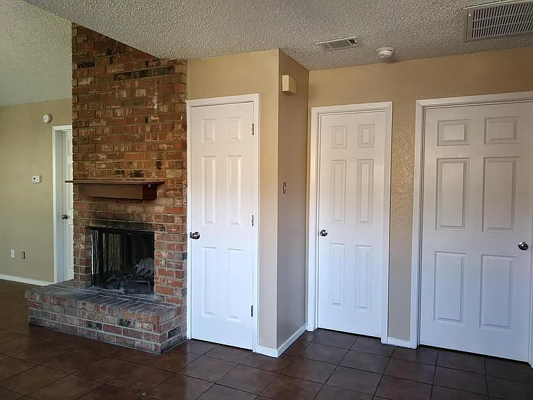 522 Matt Ln — Photo 4