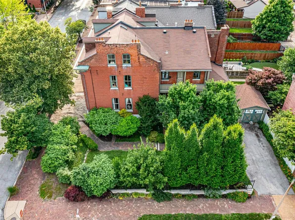 1205 Sidney St, Saint Louis, MO 63104