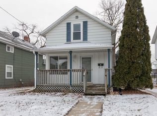317 W South St, Oconomowoc, WI 53066