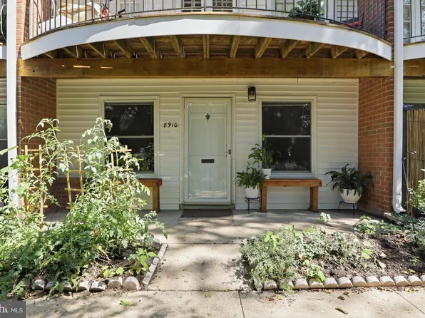 8910 16th St #8910, Silver Spring, MD 20910