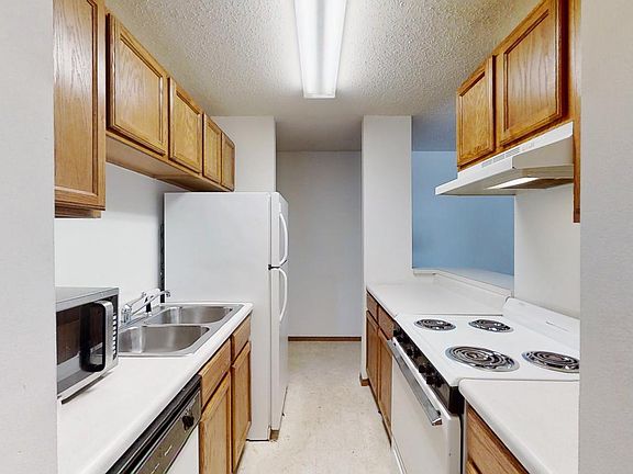 2nd image of 903 N Lincoln Ave #102