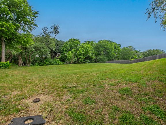 2nd image of 17058 Dominion Dr