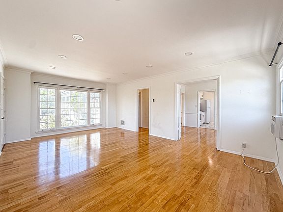 2nd image of 7652 Hollywood Blvd APT 3