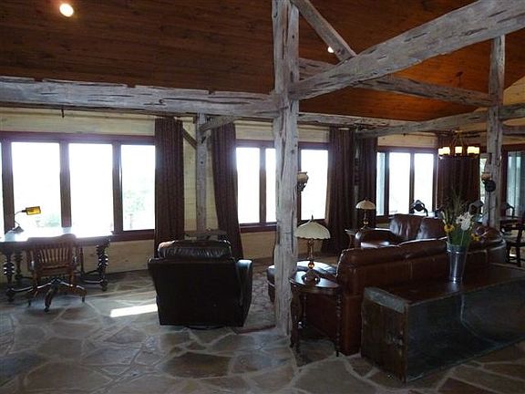 4th image of 613 Nomad Dr