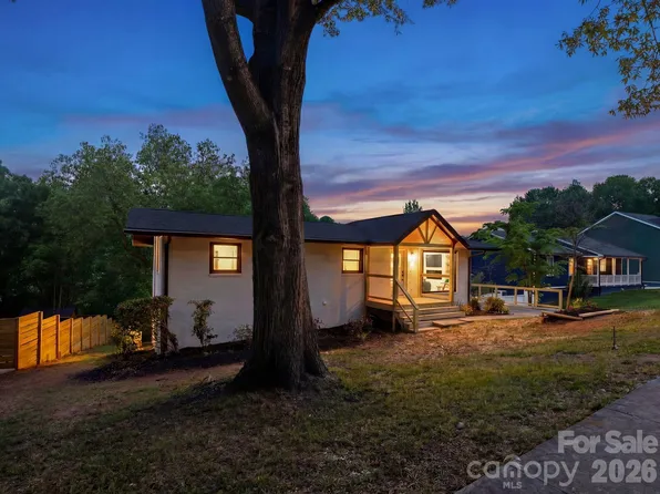 3320 Winterfield Pl, Charlotte, NC 28205