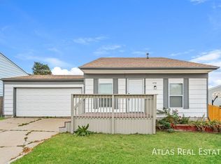 1656 Genoa St, Aurora, CO 80011