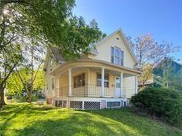 222 S Market St, Maryville, MO 64468