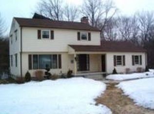 93 Chestnut St, Hatfield, MA 01038