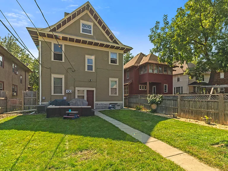 1061 Dayton Ave #L — Photo 2