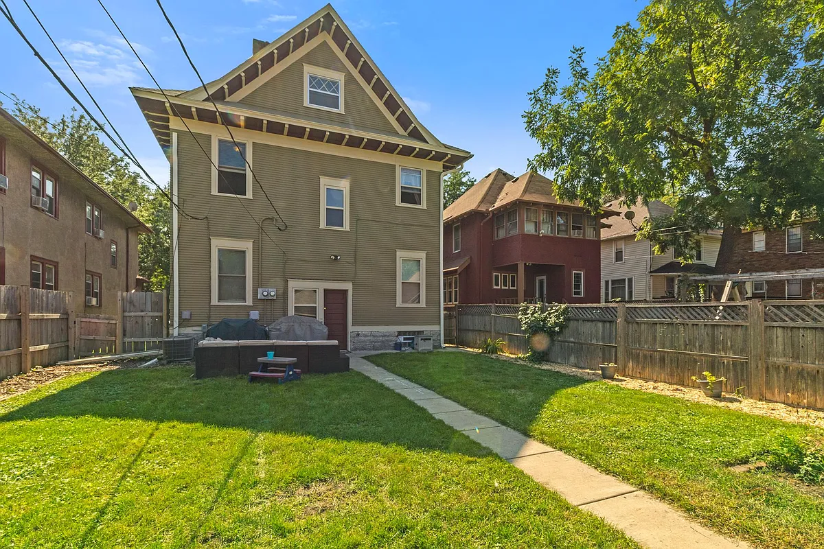 Building Photo - 1061 Dayton Ave #L