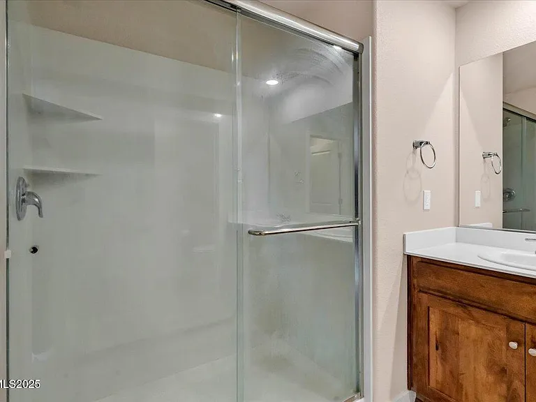 916 Garden Ct — Photo 27