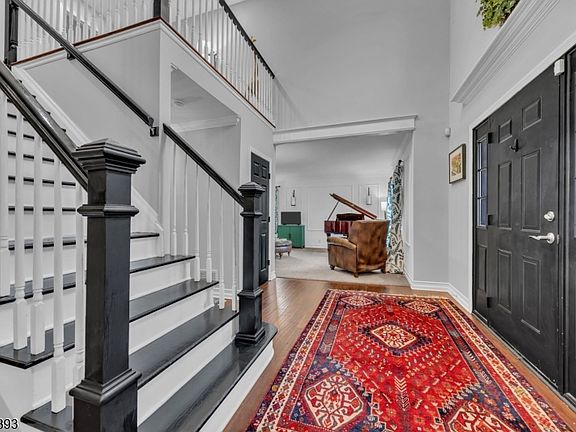 5th image of 8 Governor Rd