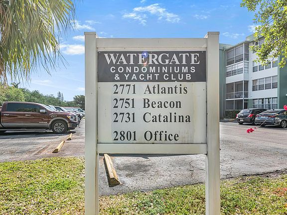 3rd image of 2751 Taft Street #208