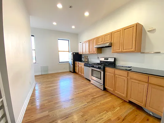 Rented by EXR | media 13