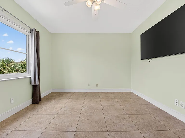 941 Crystal Lake Dr #302 — Photo 18