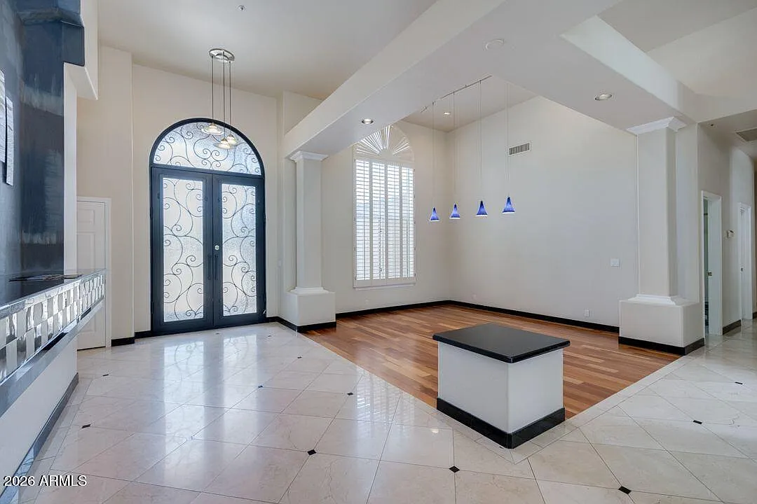 4 bed, 3.5 bath, 3963 sqft, $6,700 — Photo 4