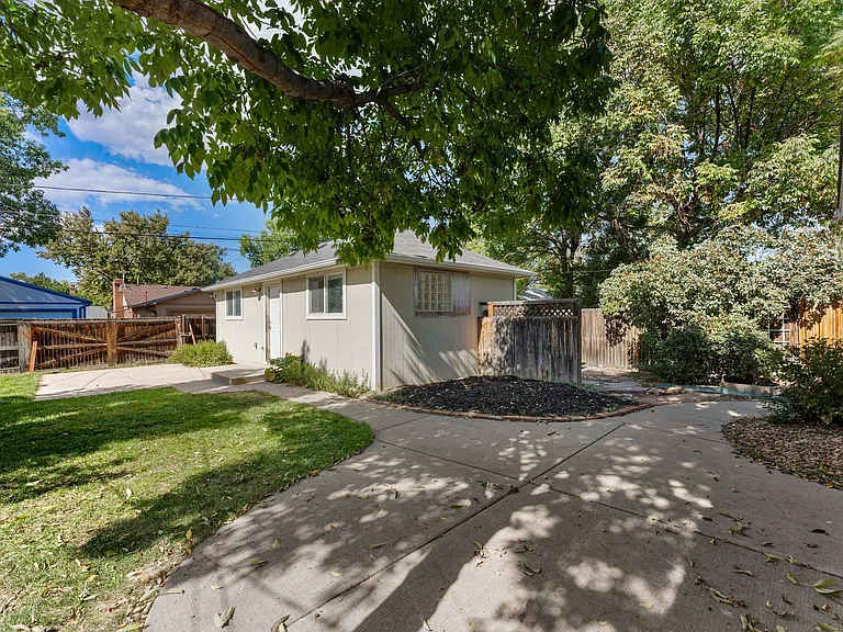4451 S Cherokee St — Photo 25
