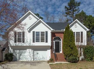 722 Simon Park Cir, Lawrenceville, GA 30045