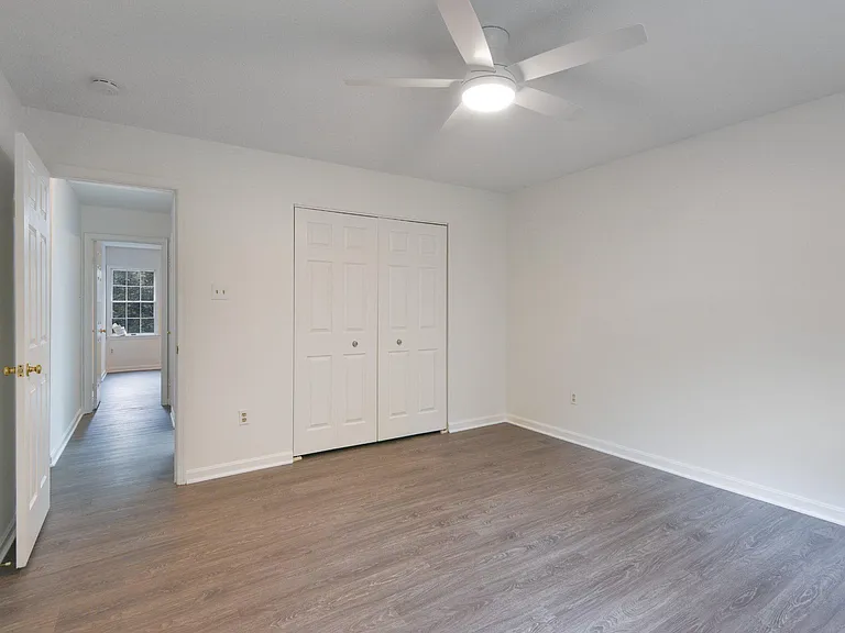 91 Premier Ct — Photo 37