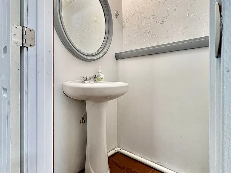 4183 Brammer Dr — Photo 23