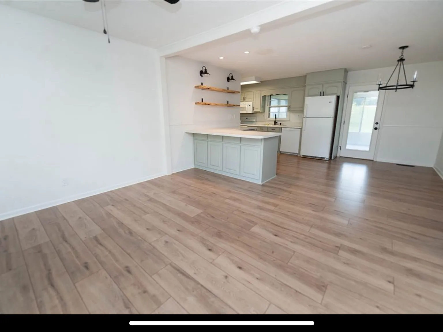 4 bed, 1550 sqft, $2,300 — Photo 2