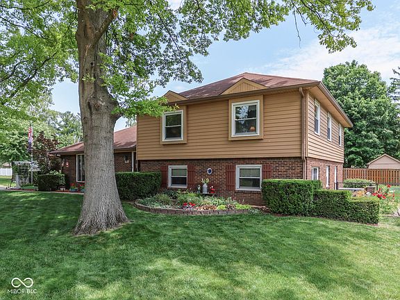3rd image of 6903 White Pines Ct