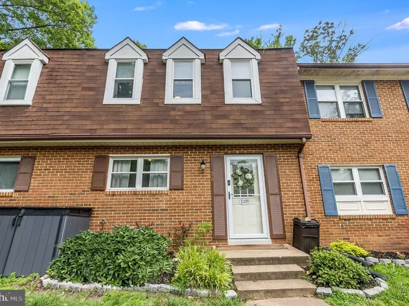 128 Kings Mill Dr, Fredericksburg, VA 22401