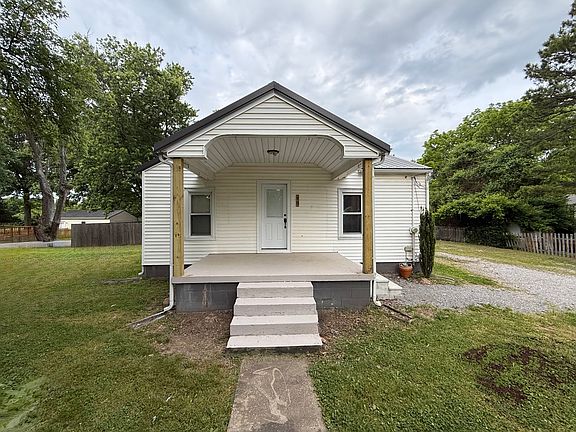 2nd image of 90 Pickering Rd