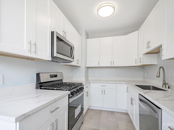 3rd image of 1900 Vallejo St APT 204