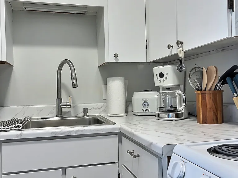 140 Pine St #3 — Photo 29