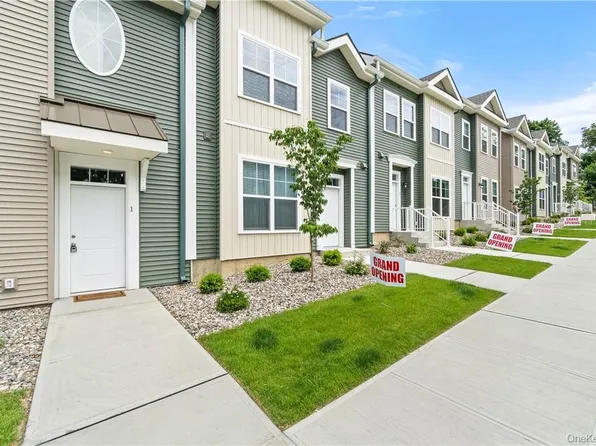 75 Forester Ave #Townhouse 2, Warwick, NY 10990