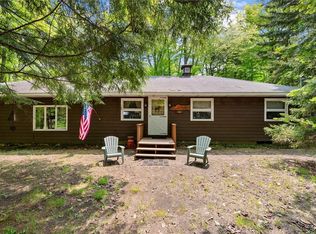 142 Lakeview Ave, Eagle Bay, NY 13331