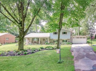 4637 Crestview Dr, Sylvania, OH 43560