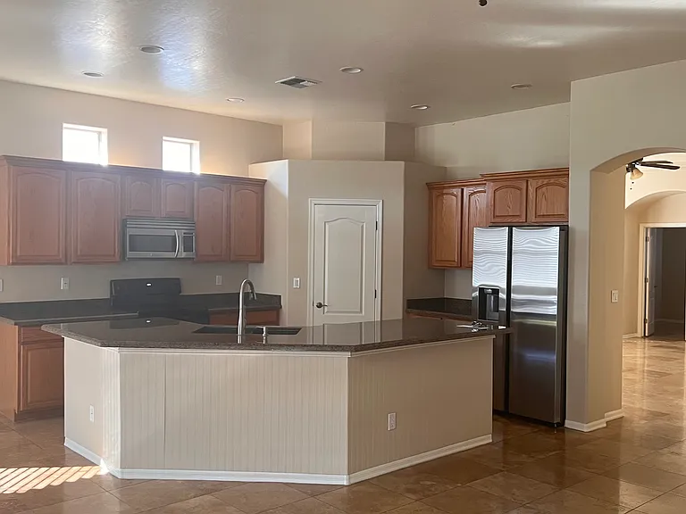 989 S Western Skies Dr — Photo 3