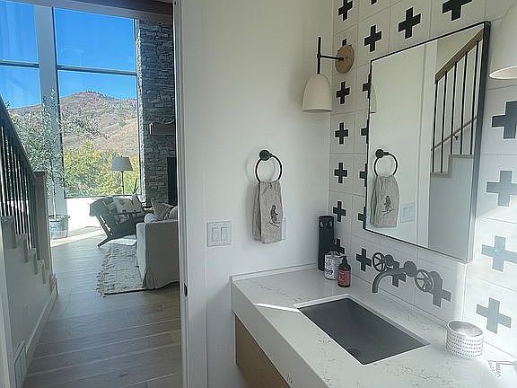4th image of 3504 W Daybreaker Dr