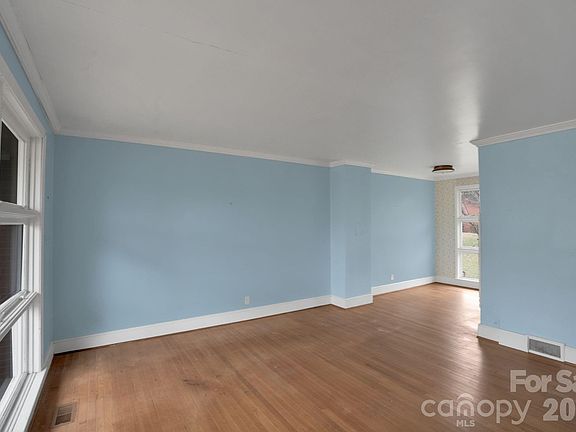 4th image of 4623 Woodlark Ln