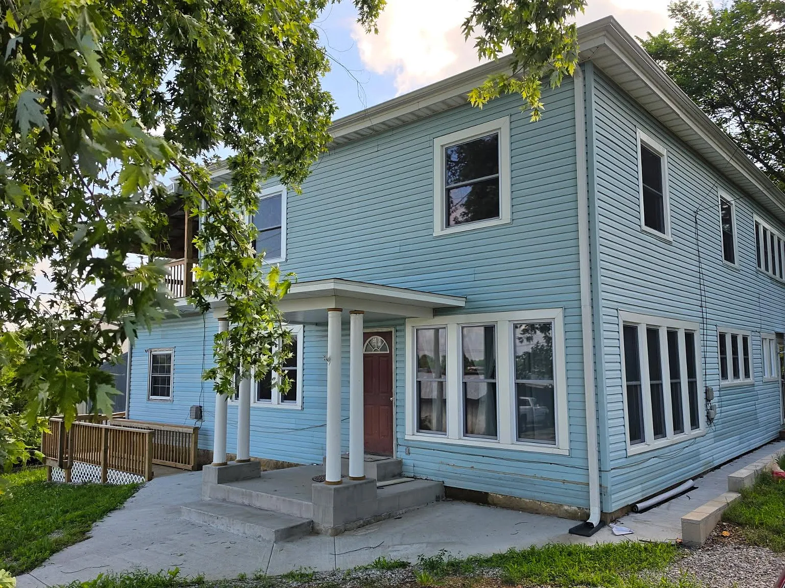 4 bed, 2.5 bath, 1870 sqft, $1,850 — Photo 1
