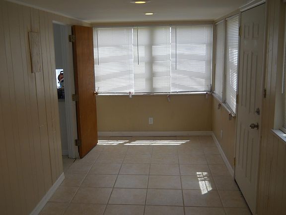 5th image of 3310 Jackson St N #A